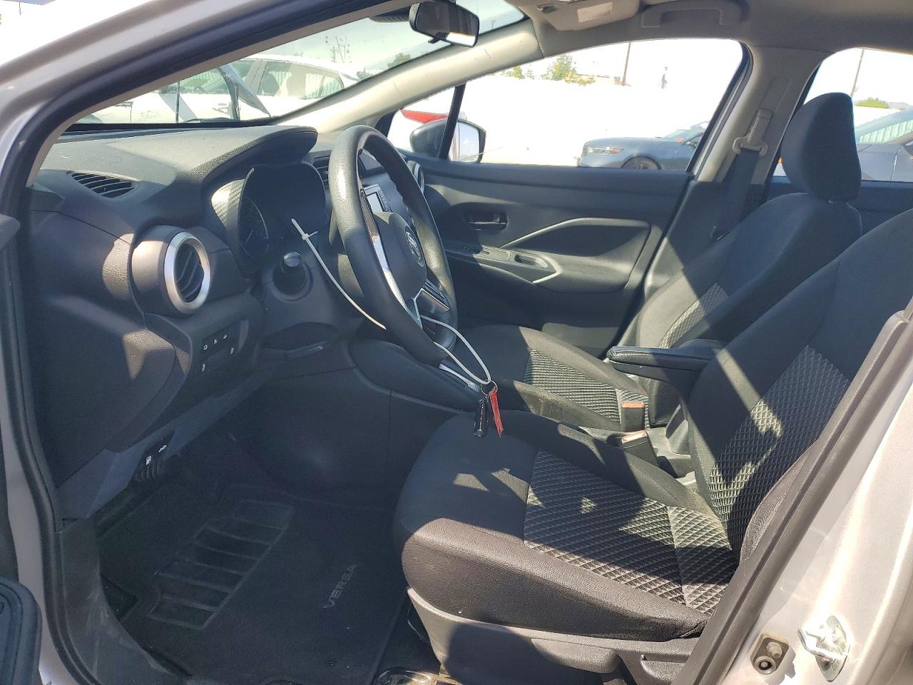 Nissan Versa S