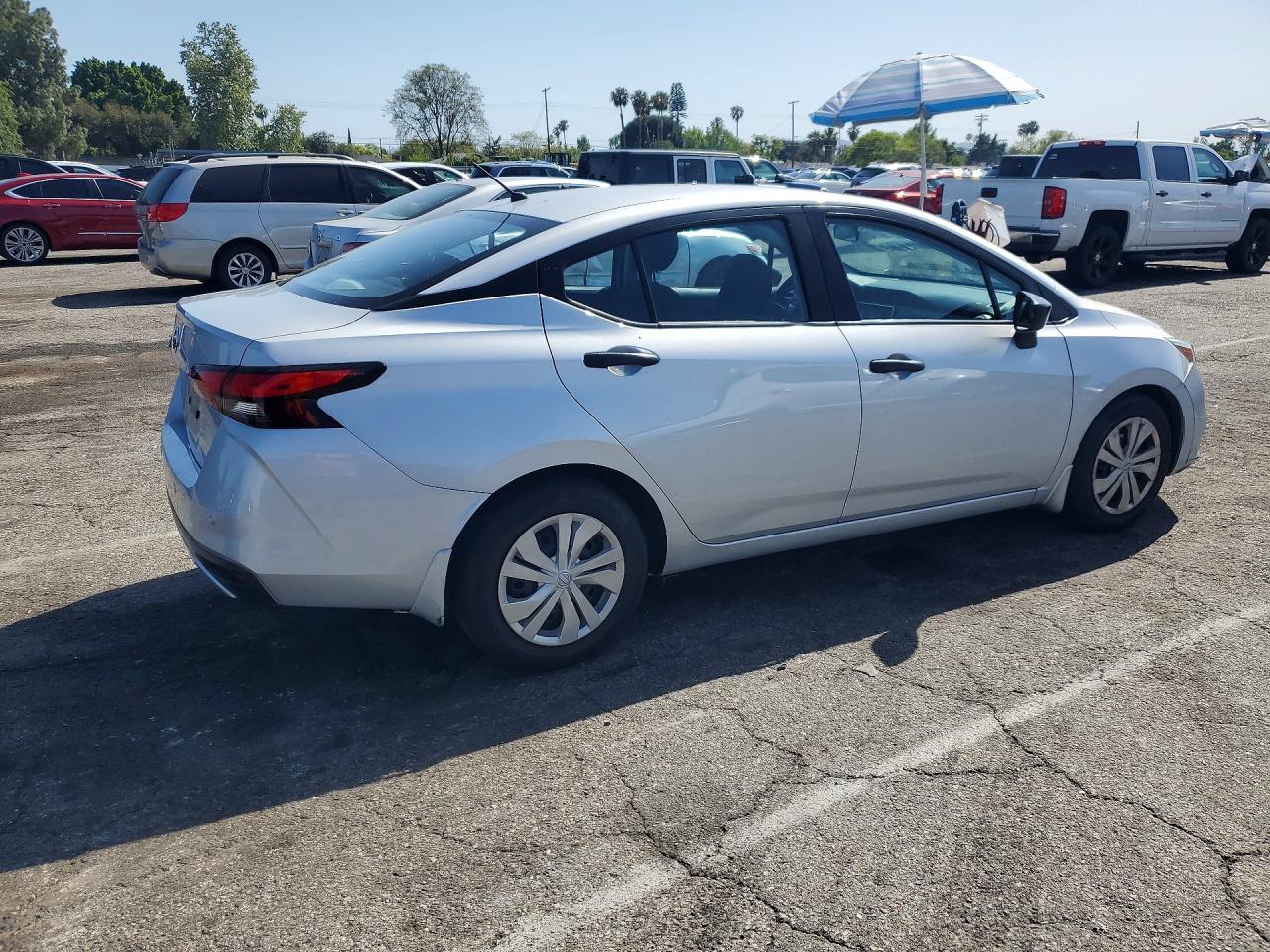 Nissan Versa S