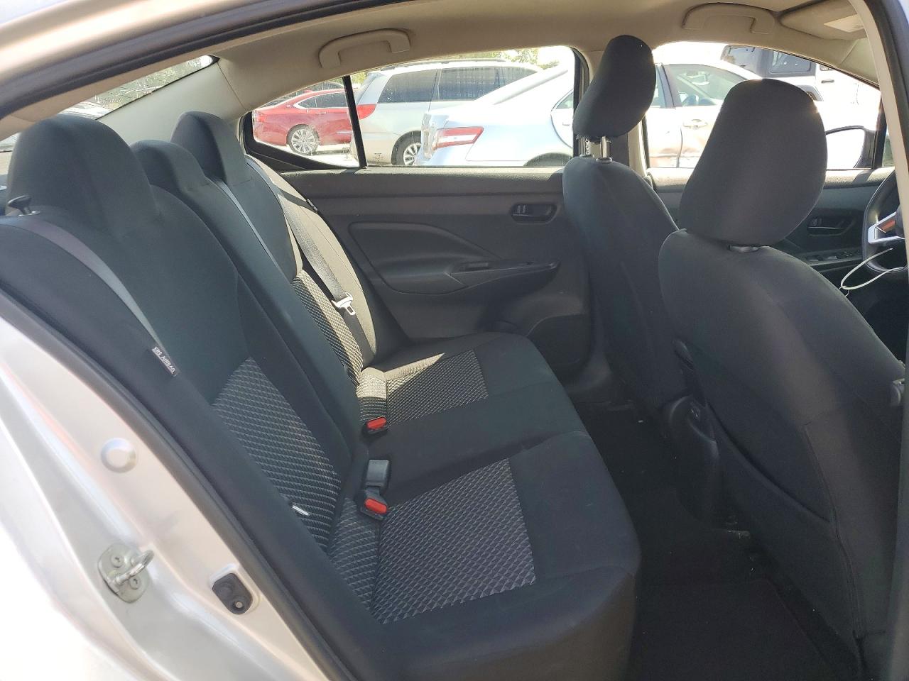 Nissan Versa S