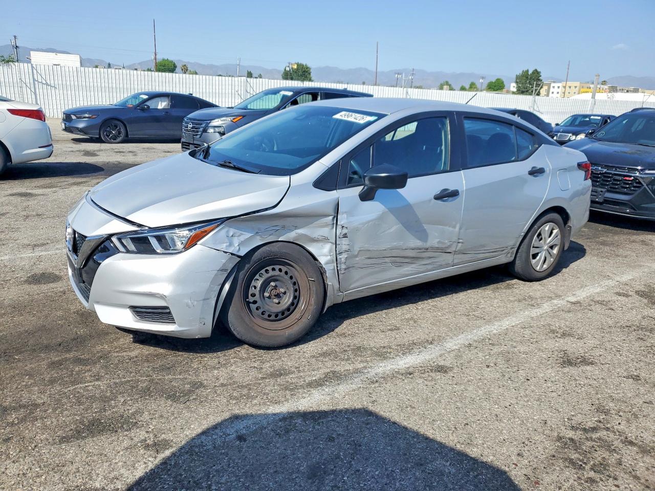 Salvage Nissan Versa Image