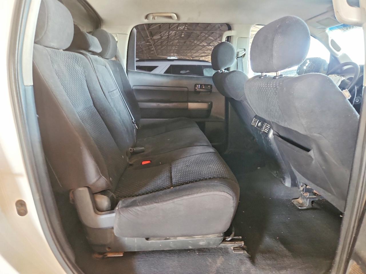 Toyota Tundra Crewmax Sr5