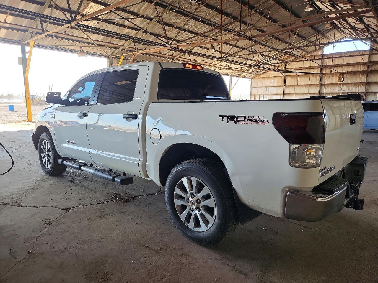 Toyota Tundra Crewmax Sr5