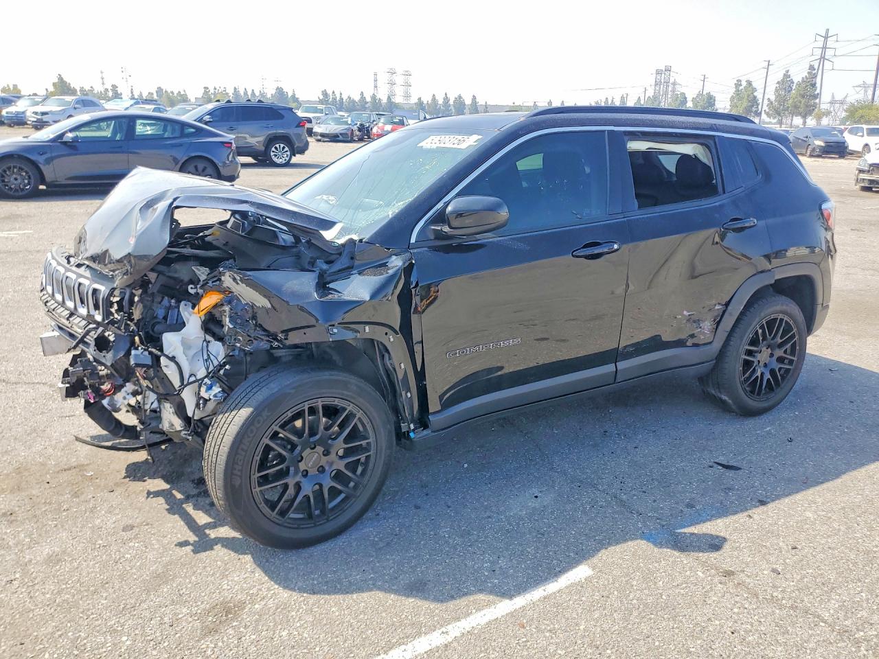Salvage Jeep Compass Image