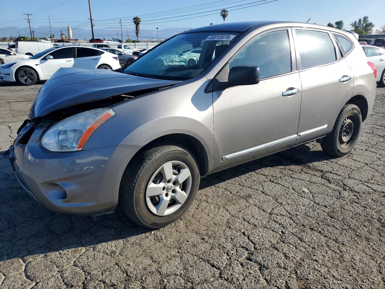 Salvage Nissan Rogue Image