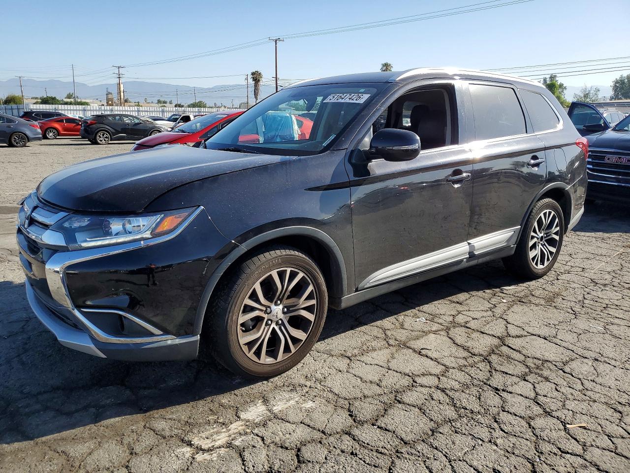 Salvage Mitsubishi Outlander Image