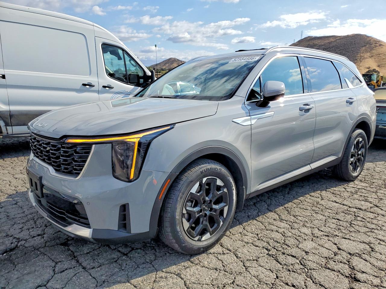 Salvage Kia Sorento Image