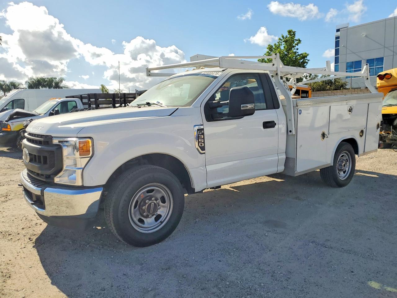 Salvage Ford F-350 Image