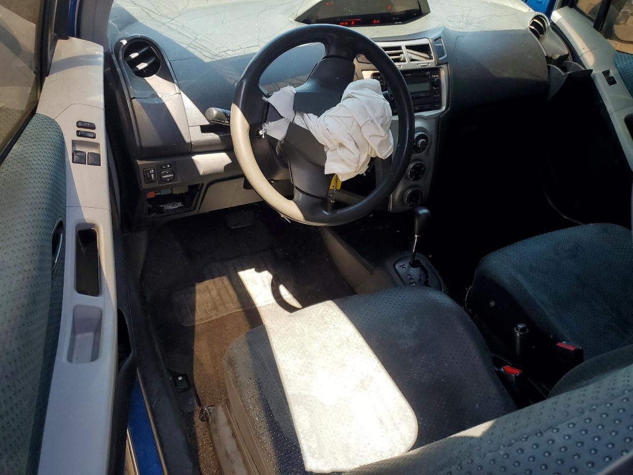 Toyota Yaris Base