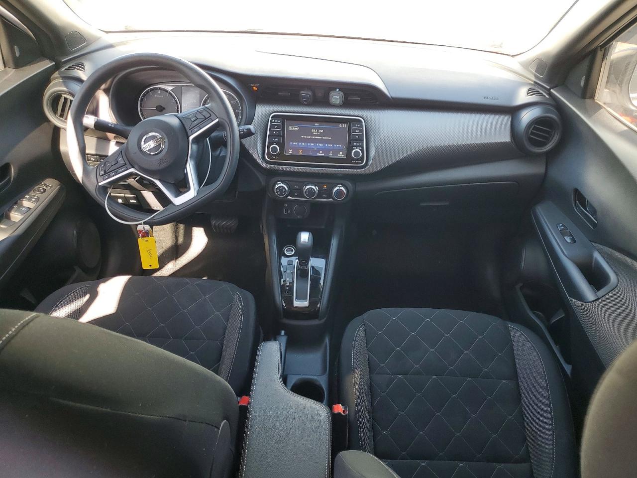 Nissan Kicks S