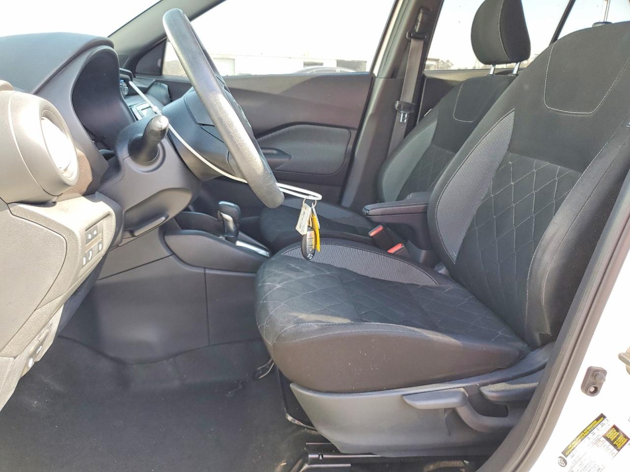 Nissan Kicks S
