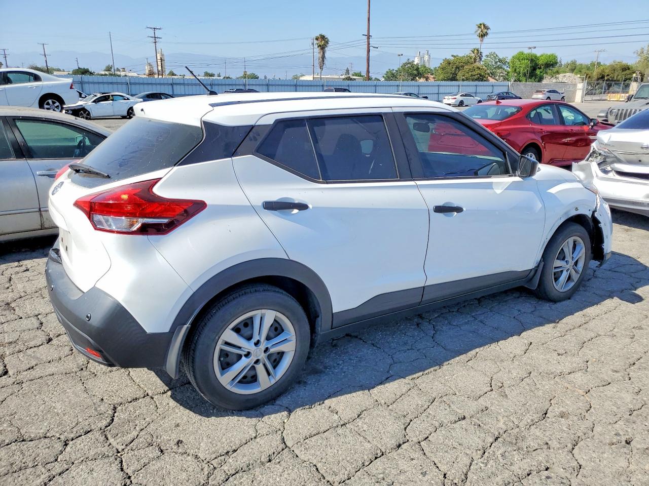 Nissan Kicks S