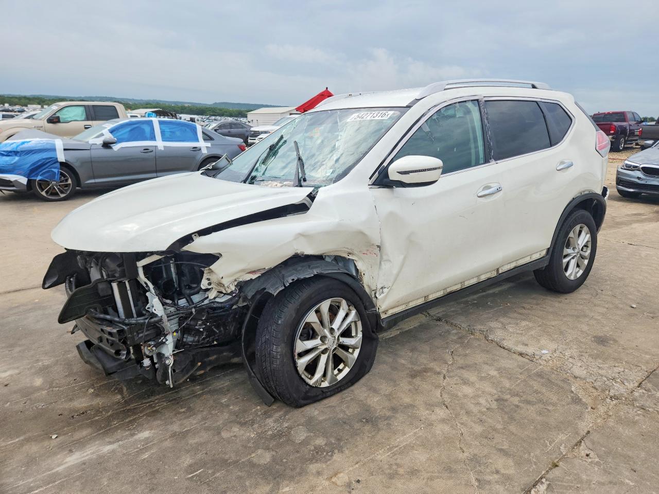 Salvage Nissan Rogue Image