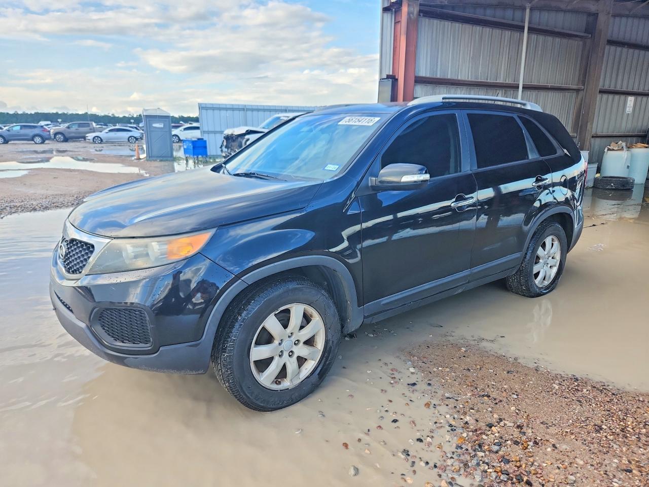 Salvage Kia Sorento Image