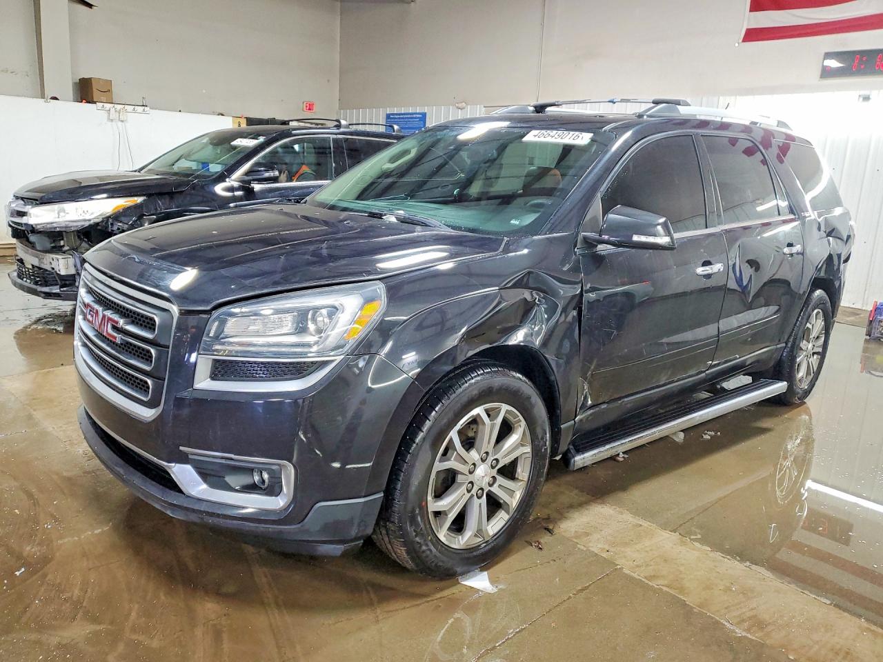 Salvage GMC Acadia Image