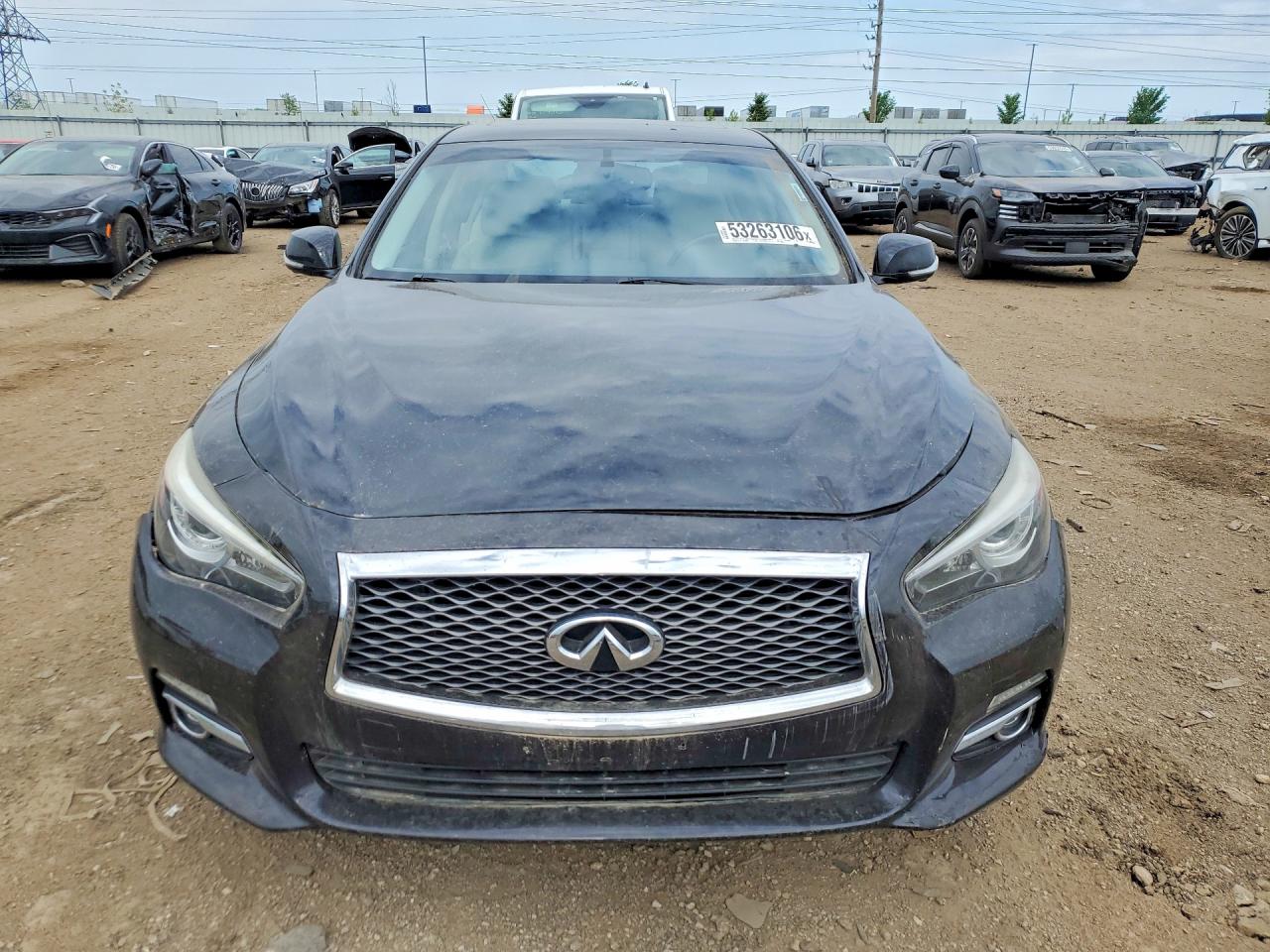 INFINITI Q50 Premium