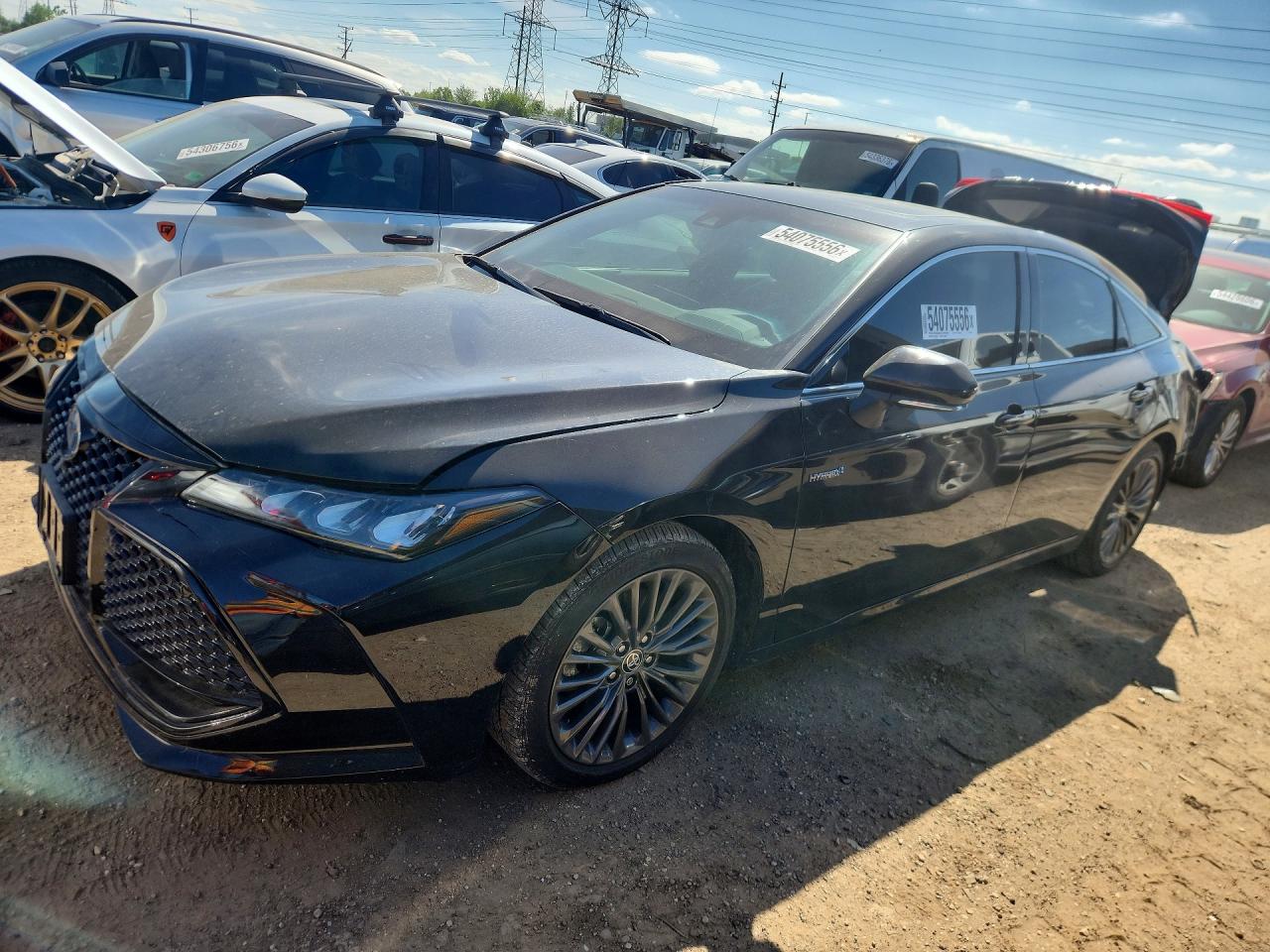 Salvage Toyota Avalon Image