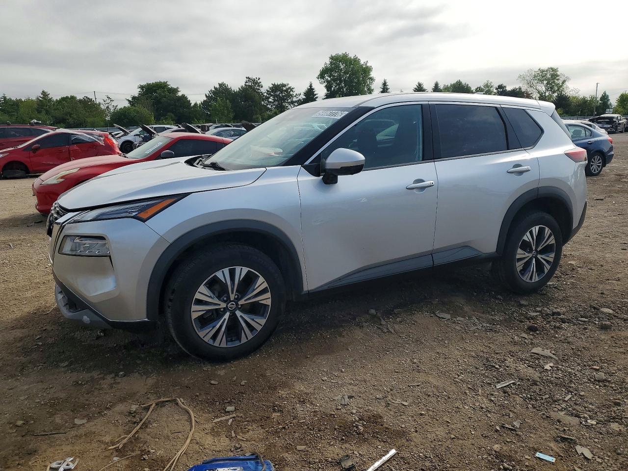 Salvage Nissan Rogue Image