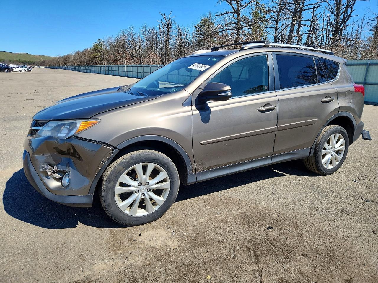Salvage Toyota RAV4 Image