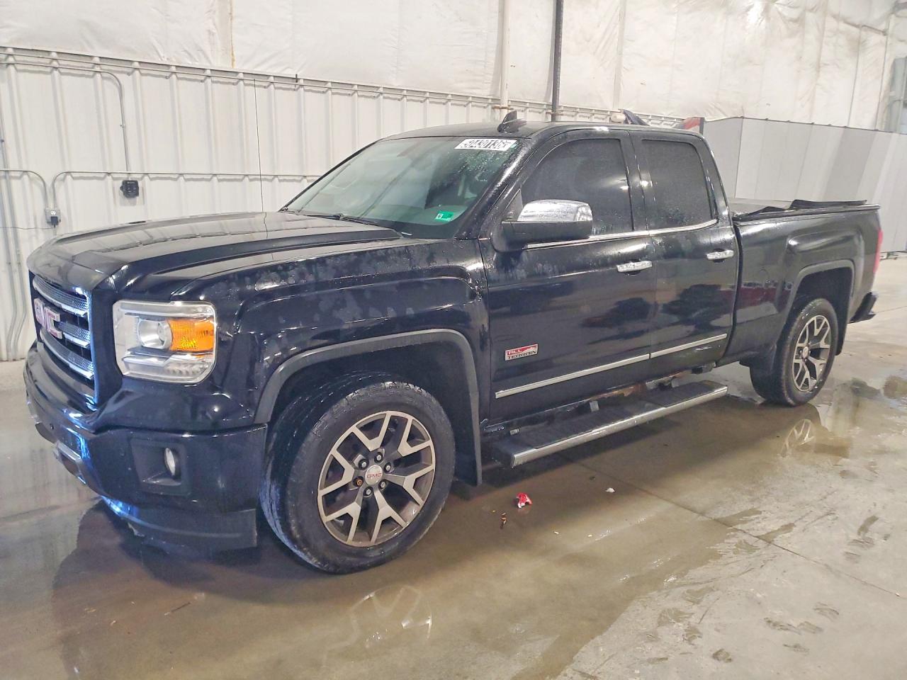 Salvage GMC Sierra Image