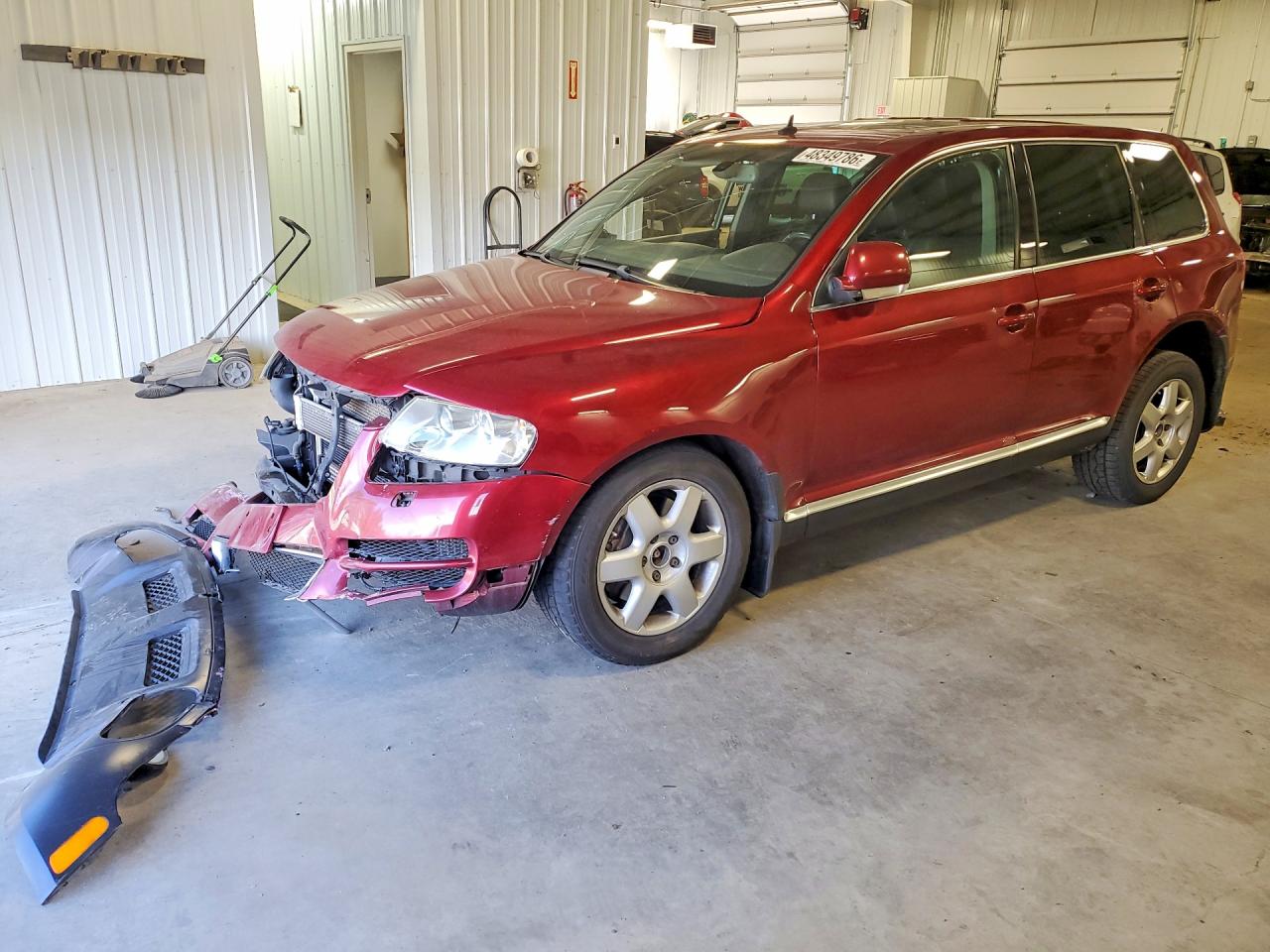 Salvage Volkswagen Touareg Image