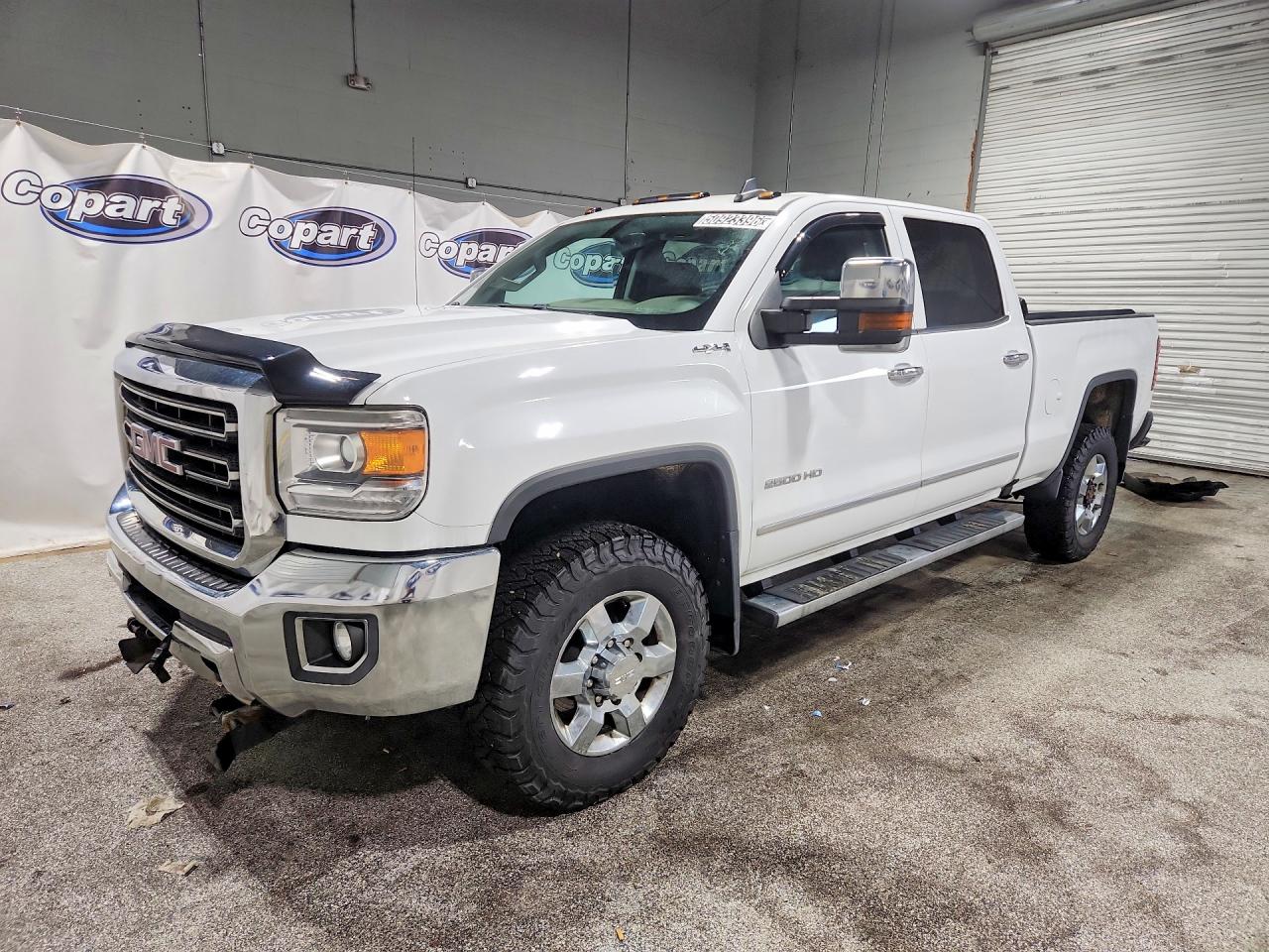 Salvage GMC Sierra Image
