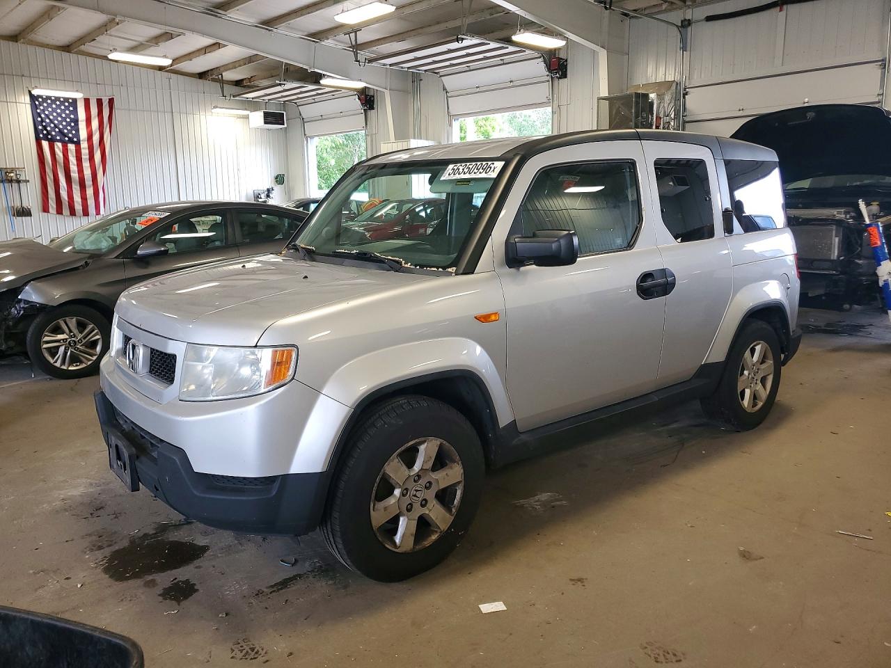 Salvage Honda Element Image