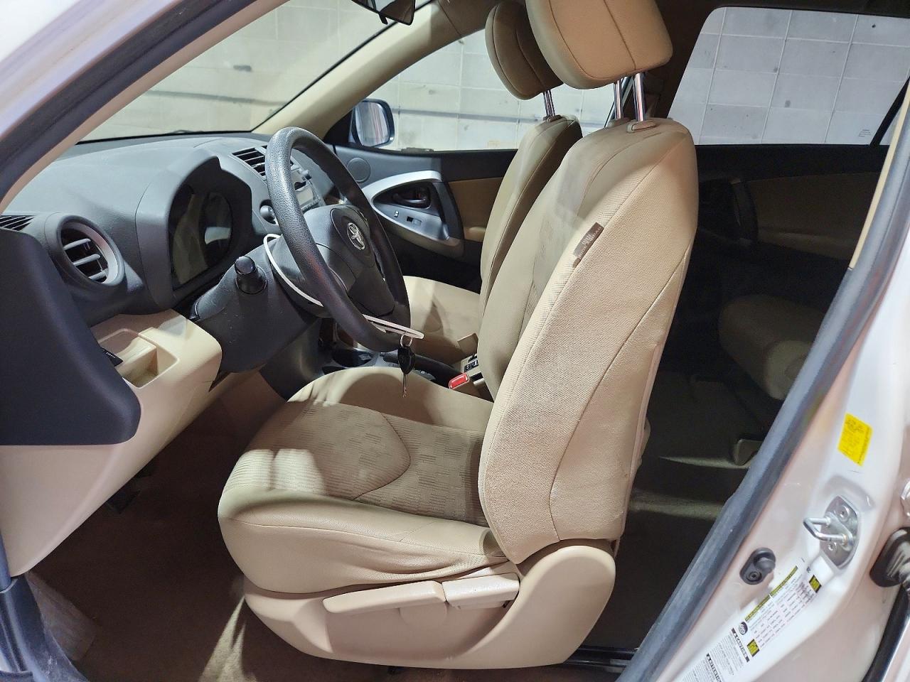 Toyota RAV4 Base