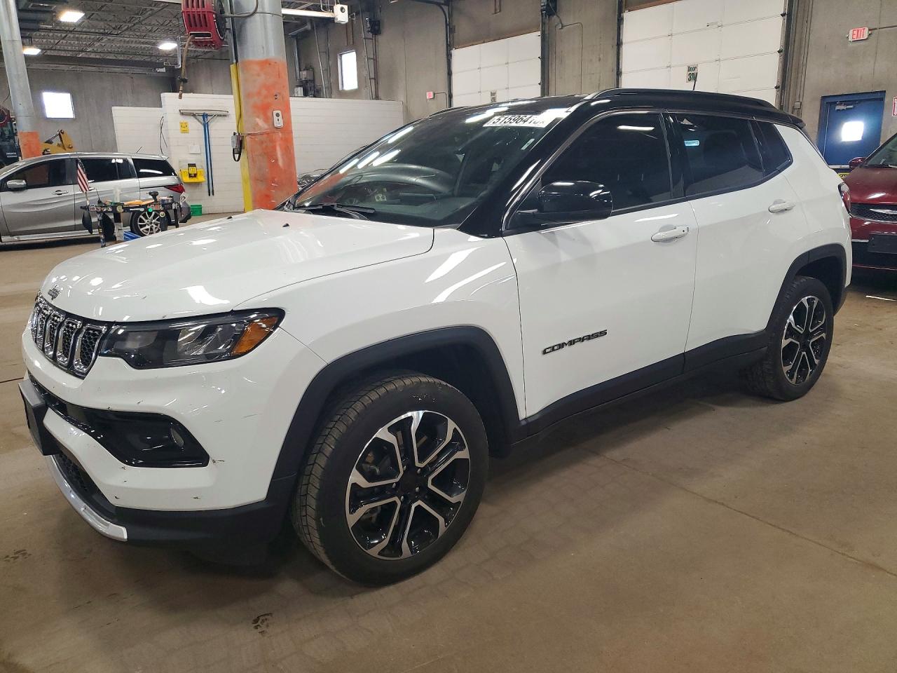 Salvage Jeep Compass Image