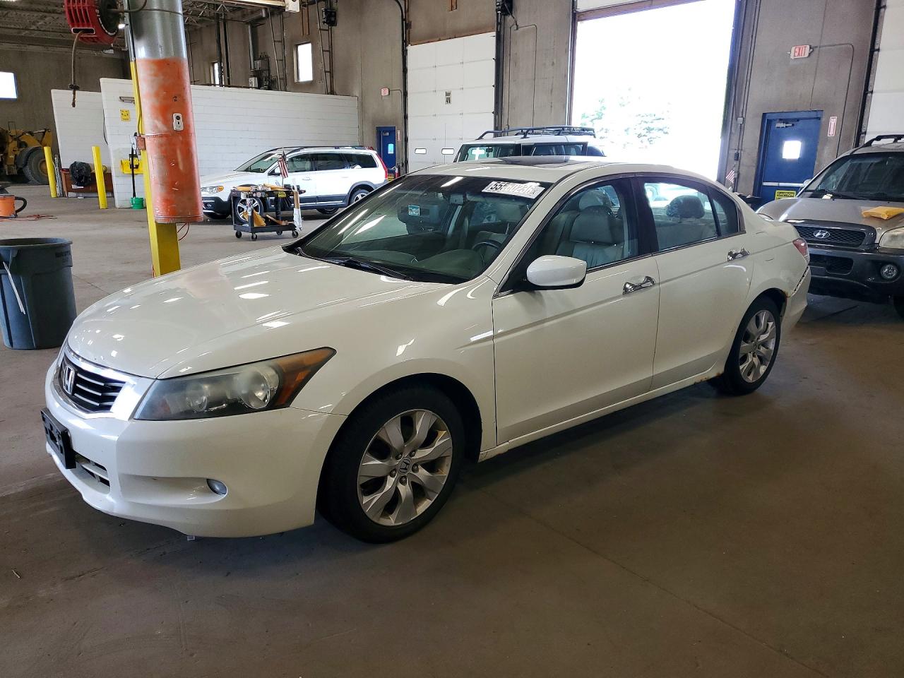 Salvage Honda Accord Image