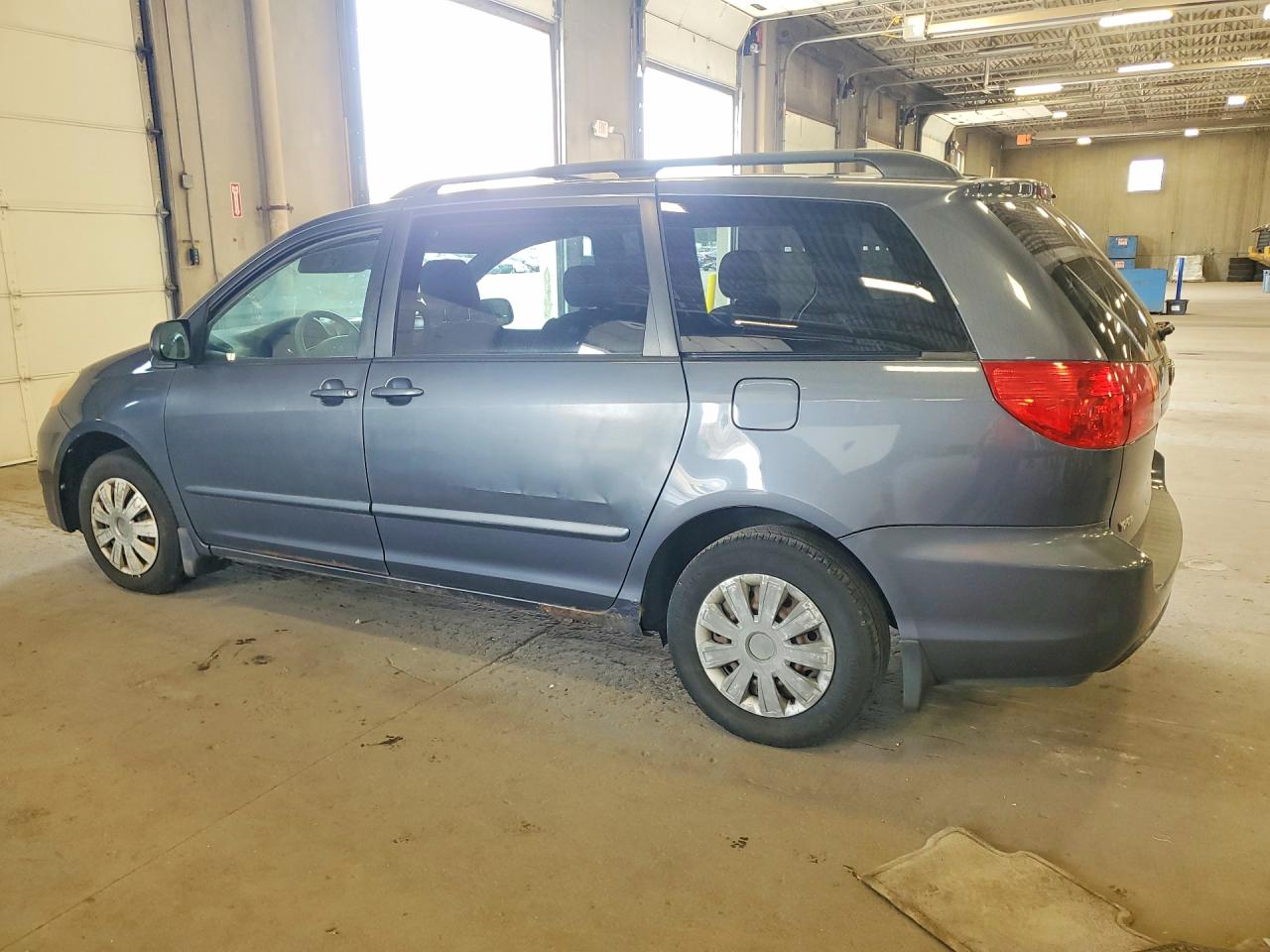 Toyota Sienna Le 7 Passenger