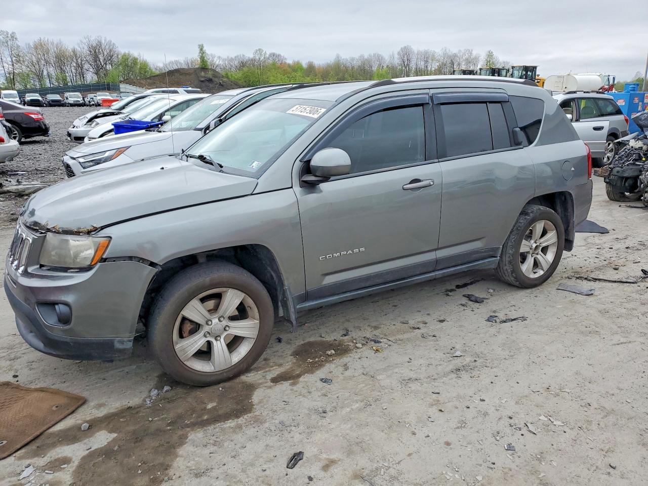 Salvage Jeep Compass Image