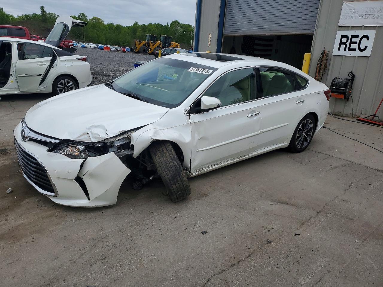 Salvage Toyota Avalon Image