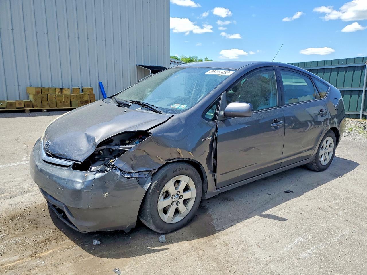 Salvage Toyota Prius Image