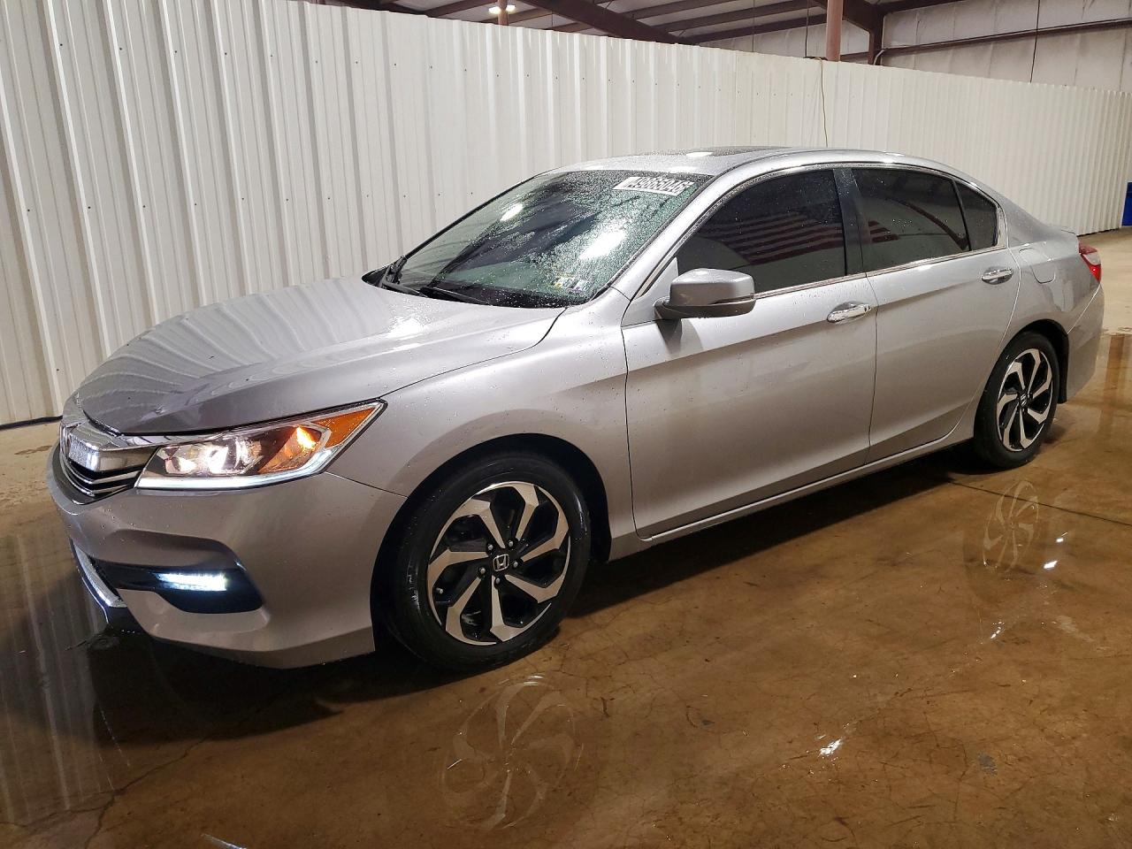 Salvage Honda Accord Image