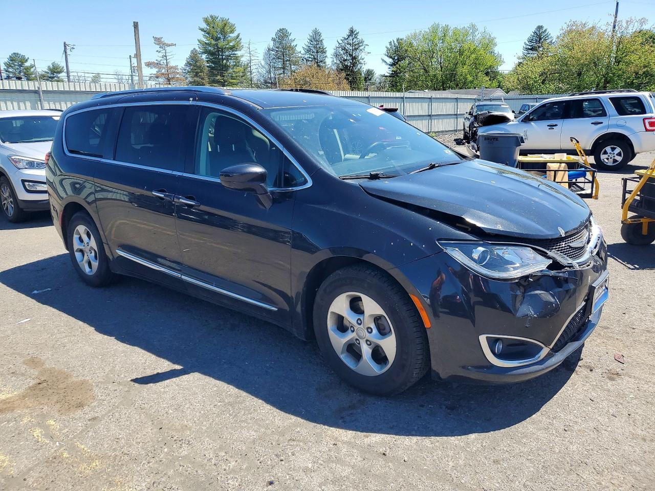 Chrysler Pacifica Touring L Plus