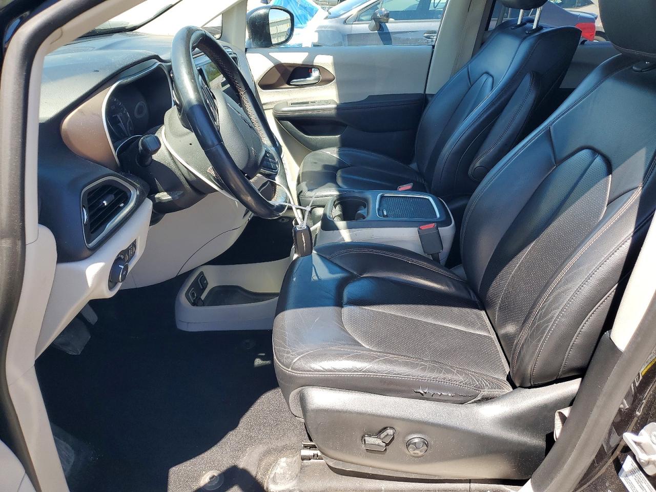 Chrysler Pacifica Touring L Plus