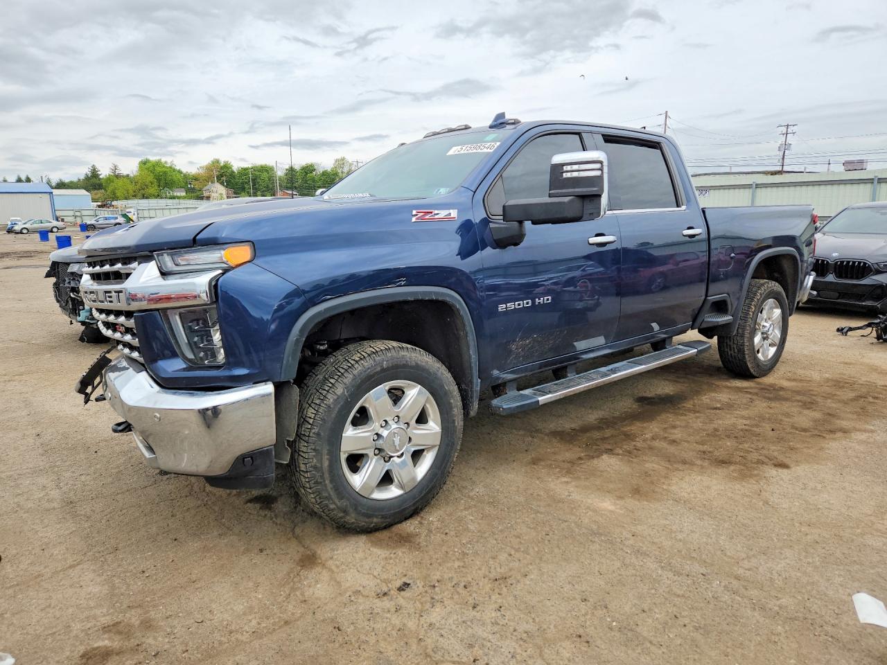Salvage Chevrolet Silverado Image