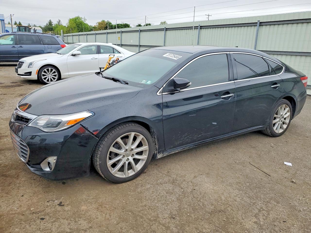 Salvage Toyota Avalon Image