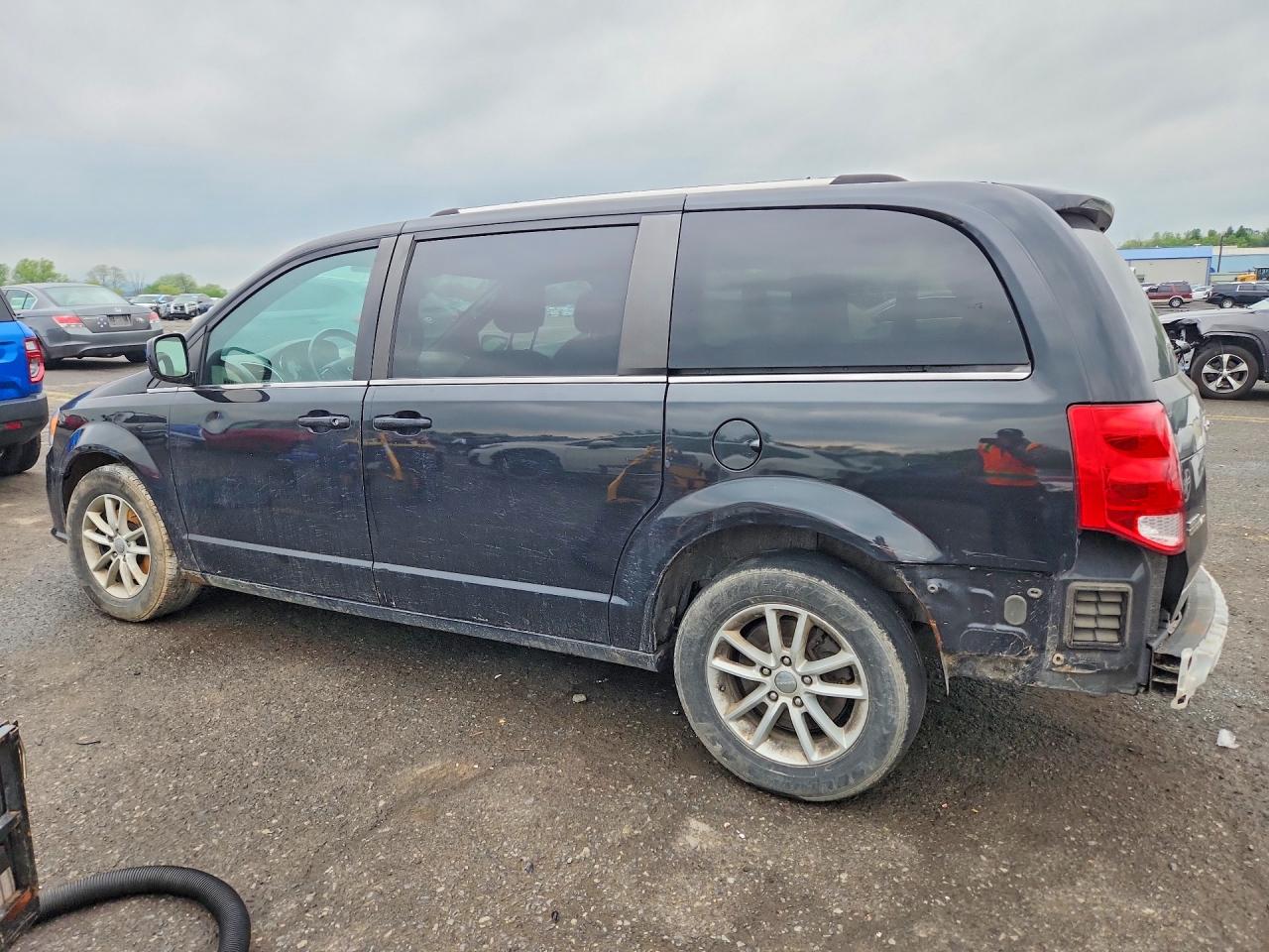 Dodge Caravan Sxt