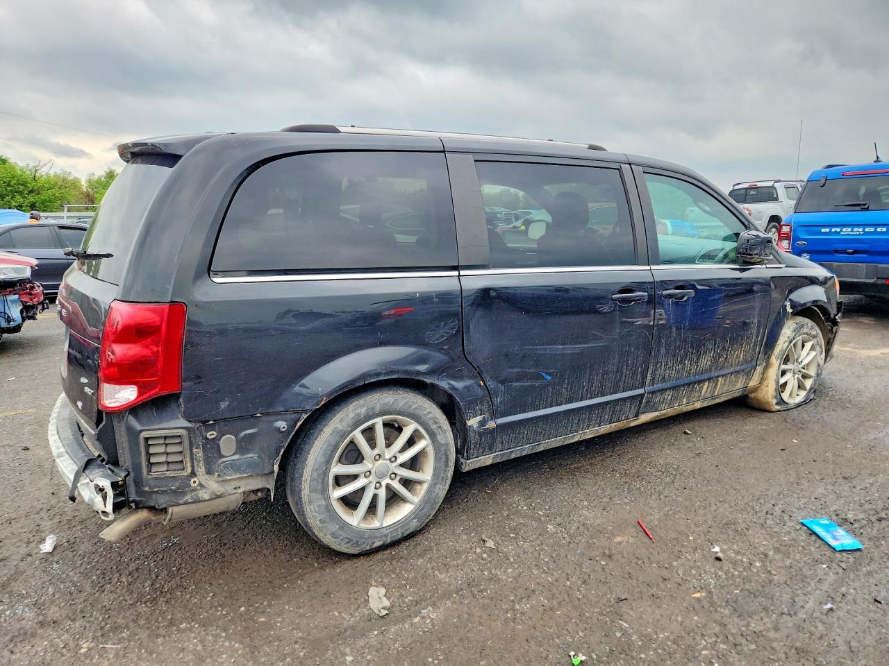 Dodge Caravan Sxt