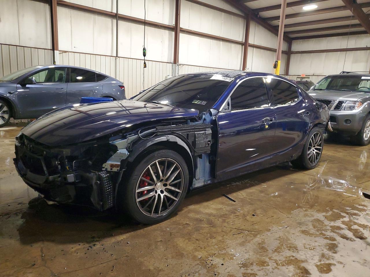 Salvage Maserati Ghibli Image