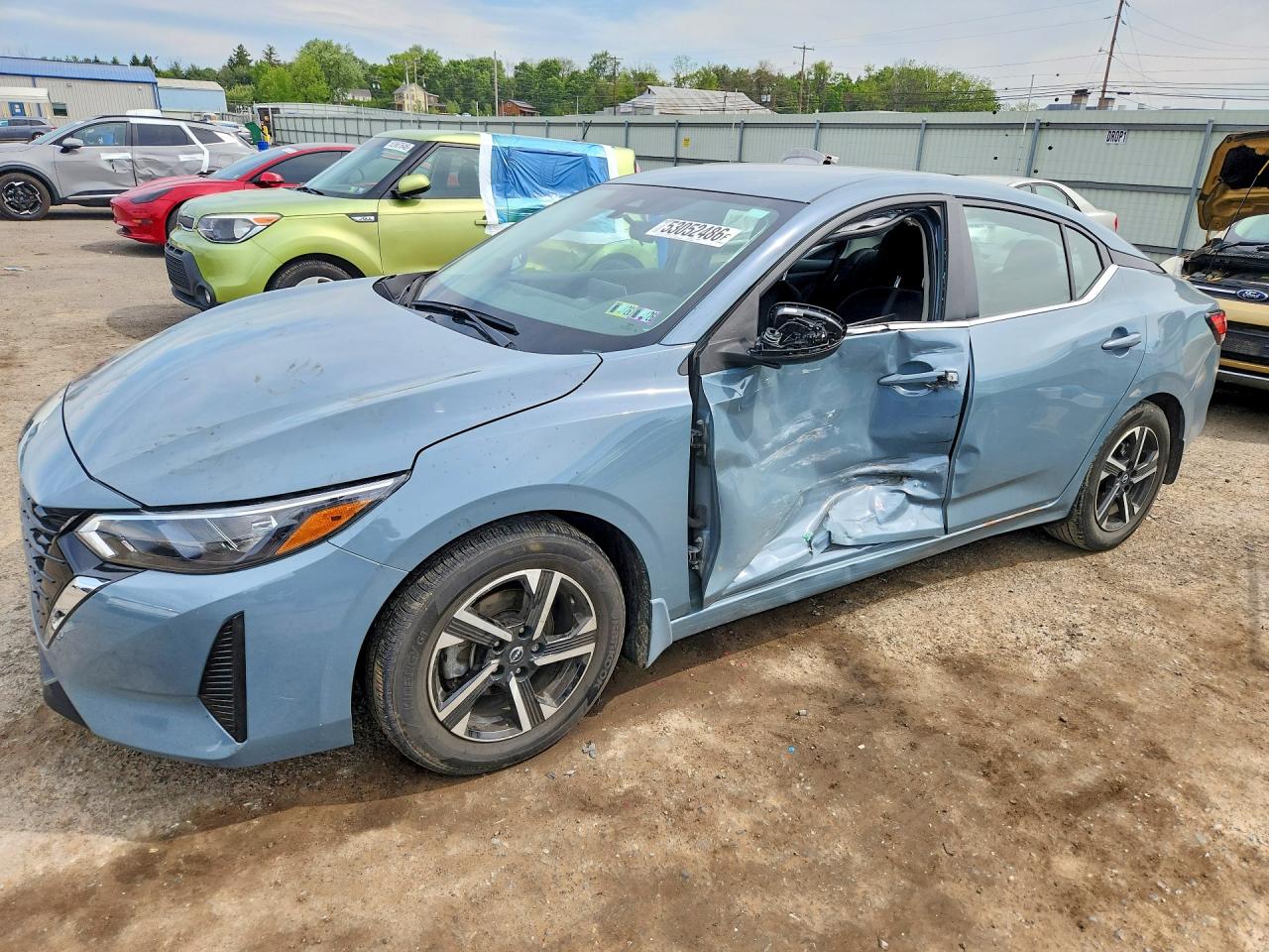 Salvage Nissan Sentra Image