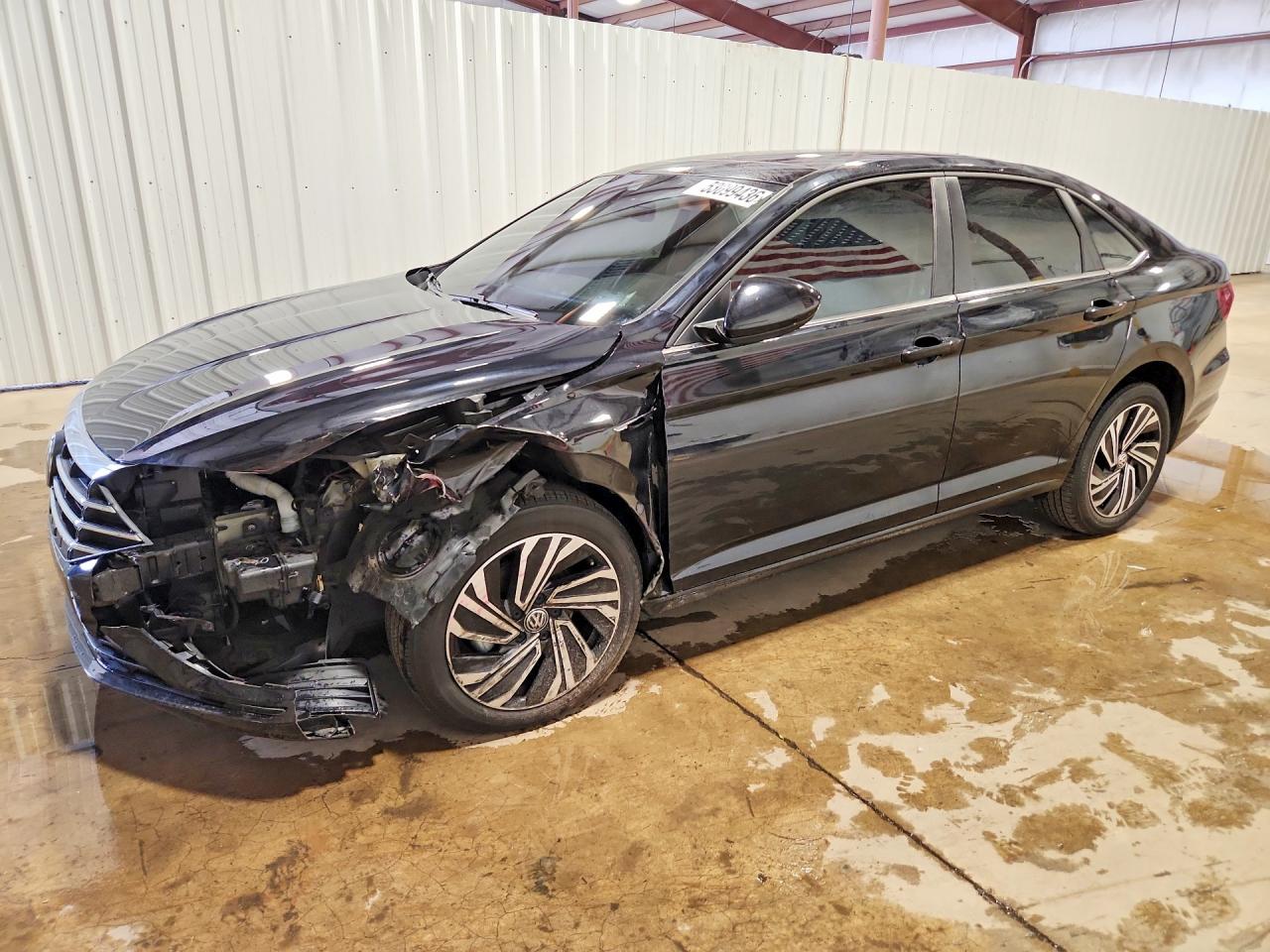 Salvage Volkswagen Jetta Image