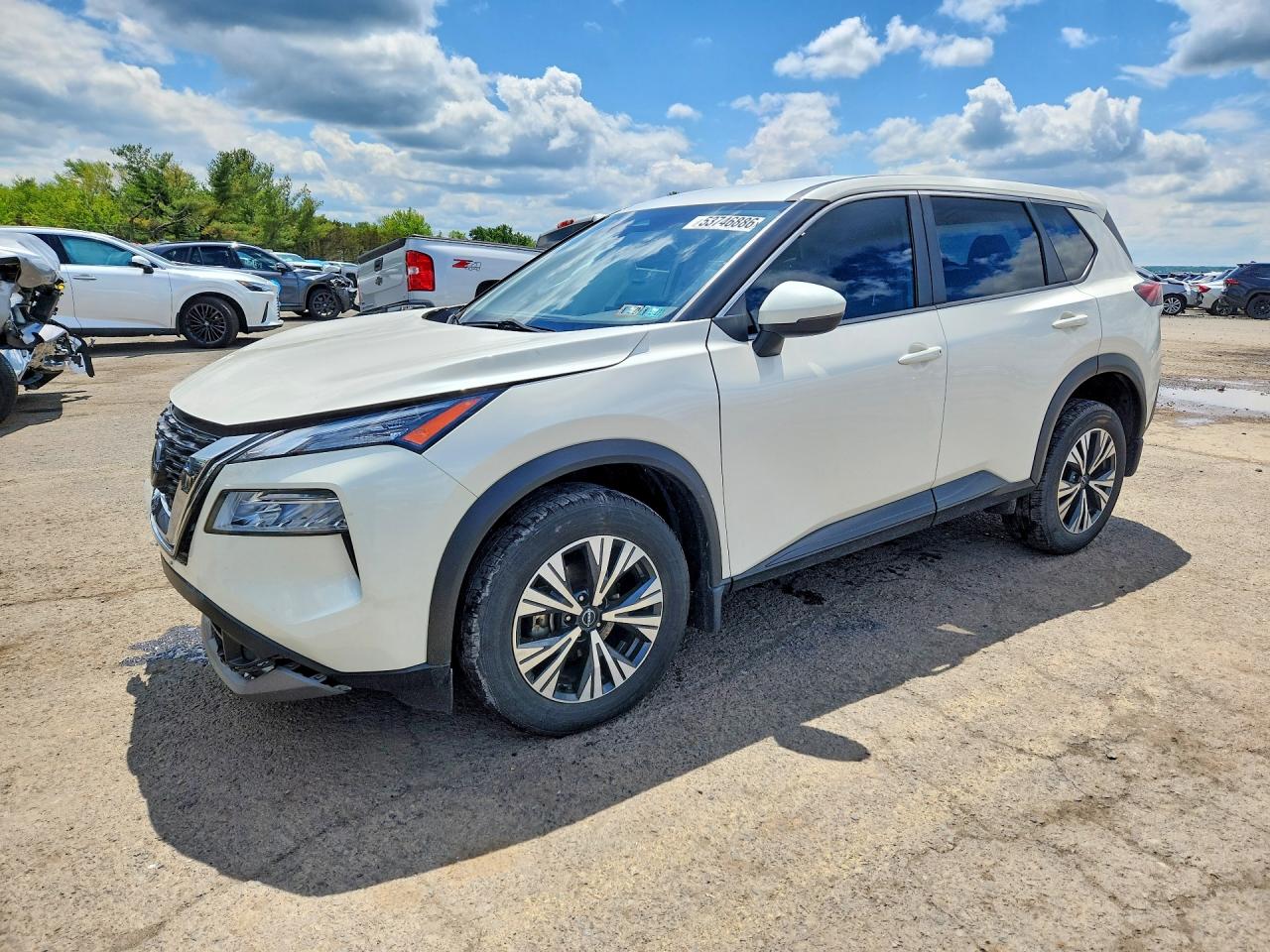 Salvage Nissan Rogue Image