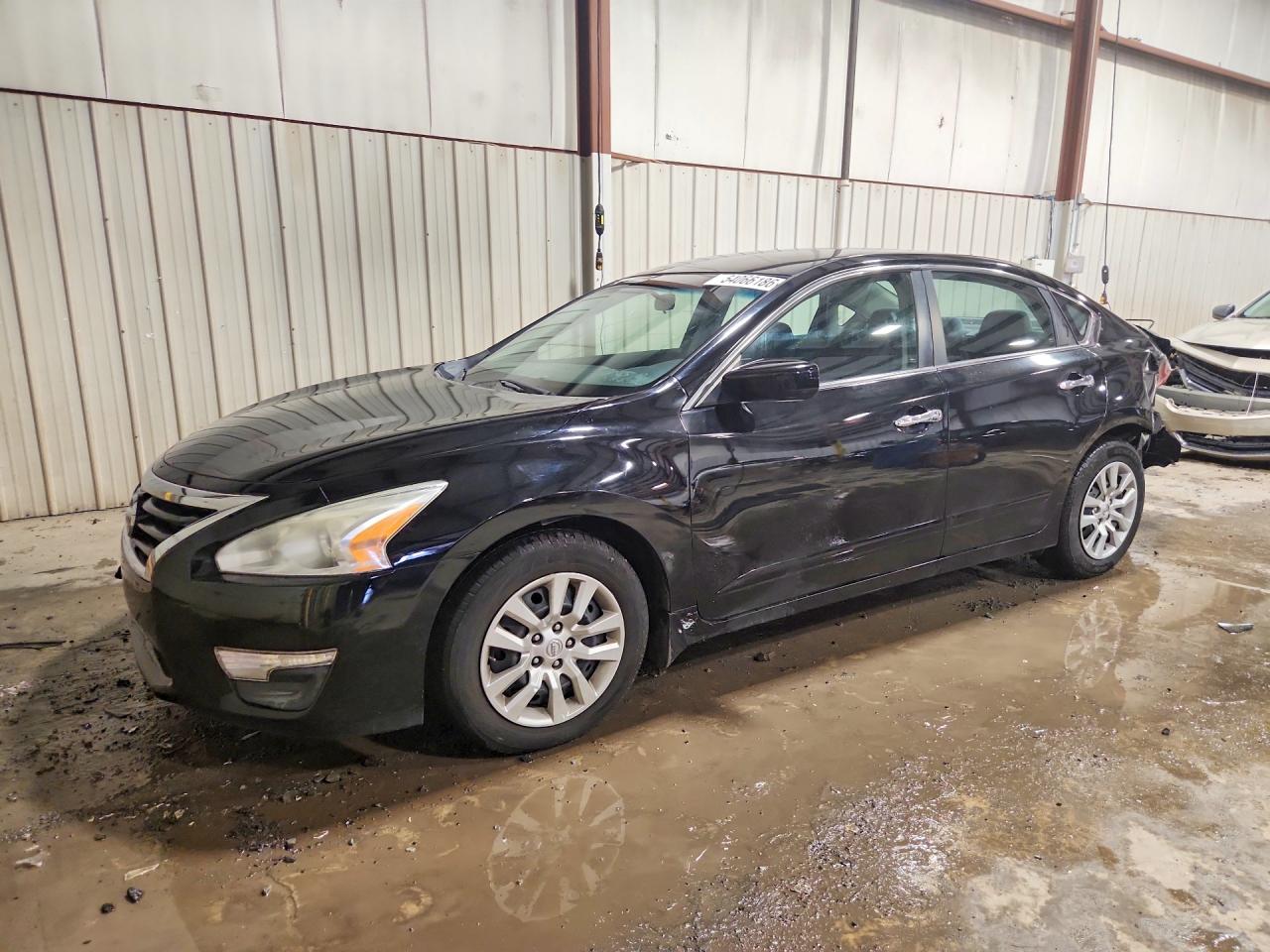 Salvage Nissan Altima Image