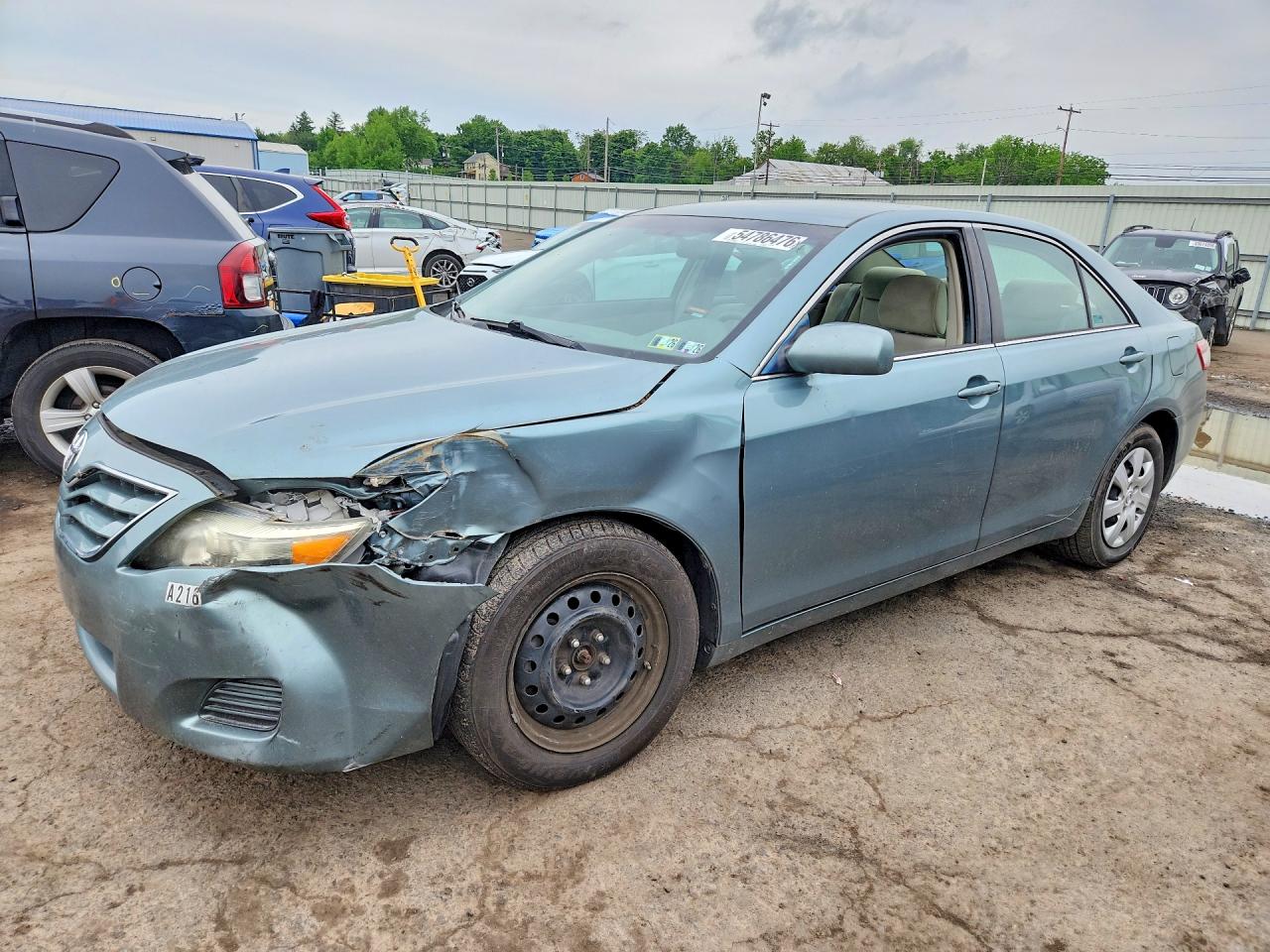 Salvage Toyota Camry Image