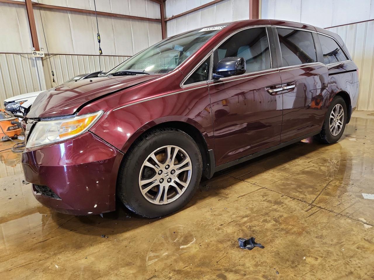 Salvage Honda Odyssey Image