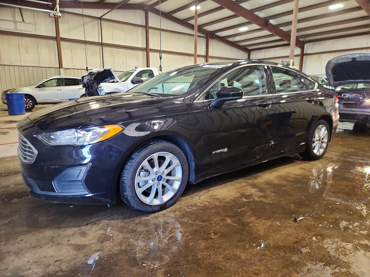 Salvage Ford Fusion Image