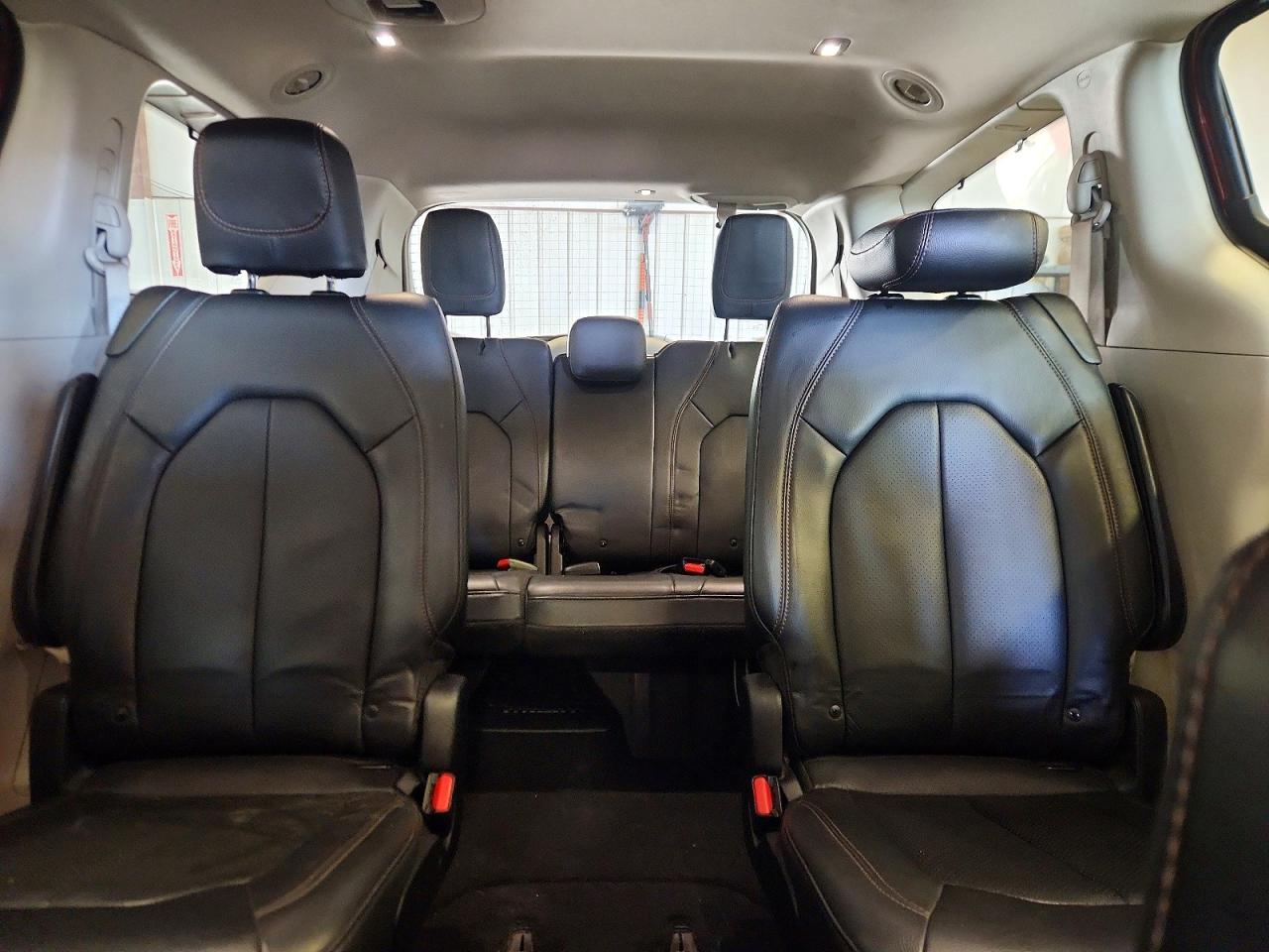 Chrysler Pacifica Touring L