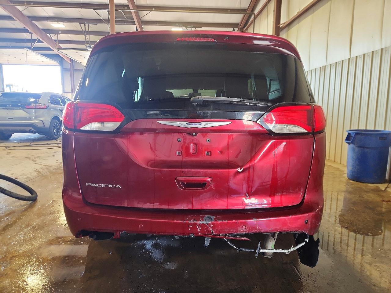 Chrysler Pacifica Touring L